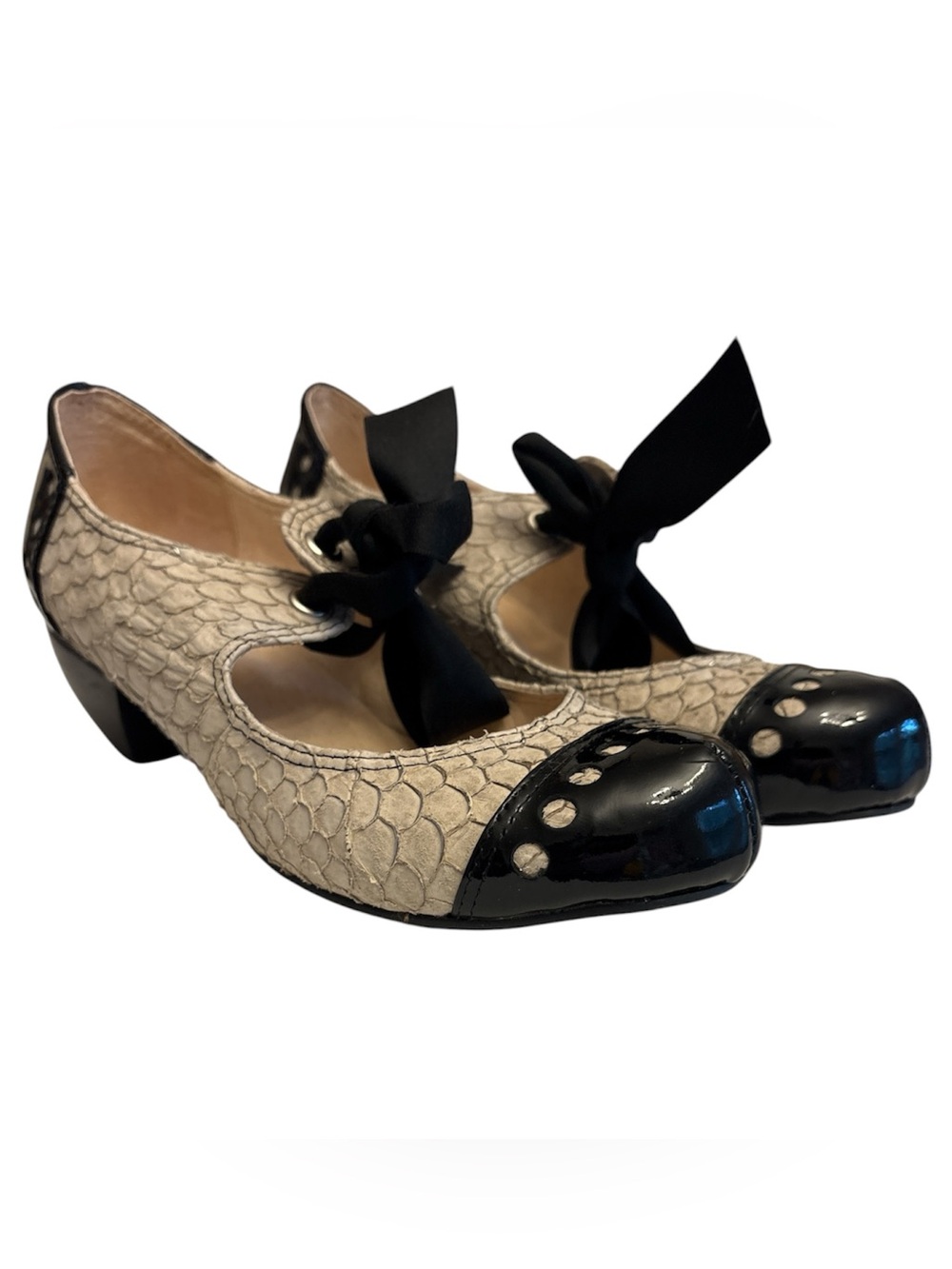 All Black Black & Cream Textured Mary Jane Heels w/FishBow ribbon laces Sz 7.5